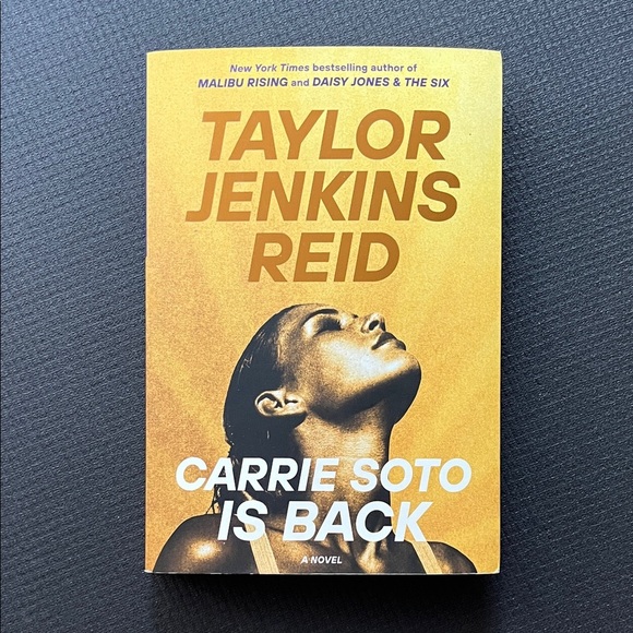 Carrie Soto Is Back Book by Taylor Jenkins Reid - Picture 1 of 3